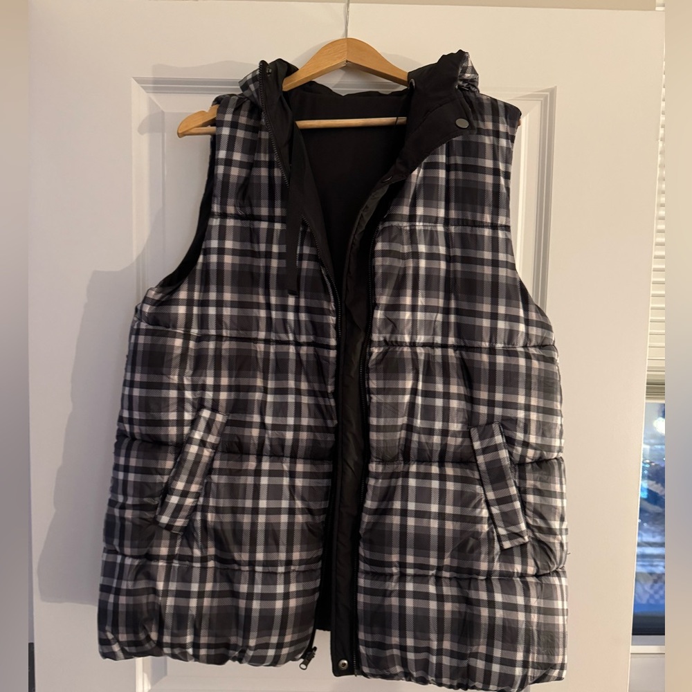 Like New London Fog plaid vest